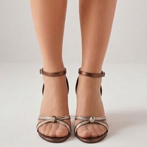 Banana Republic Wedge Sandals Size 7